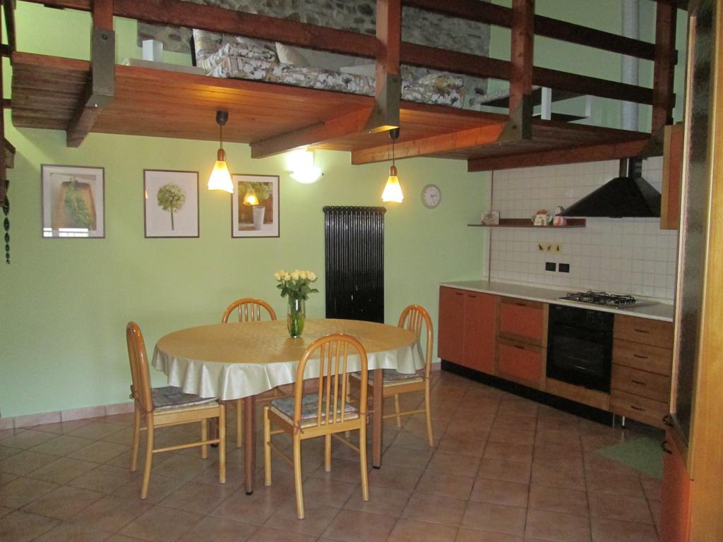 La Casa Del Borgo Acomodação com café da manhã Brissago-Valtravaglia Exterior foto