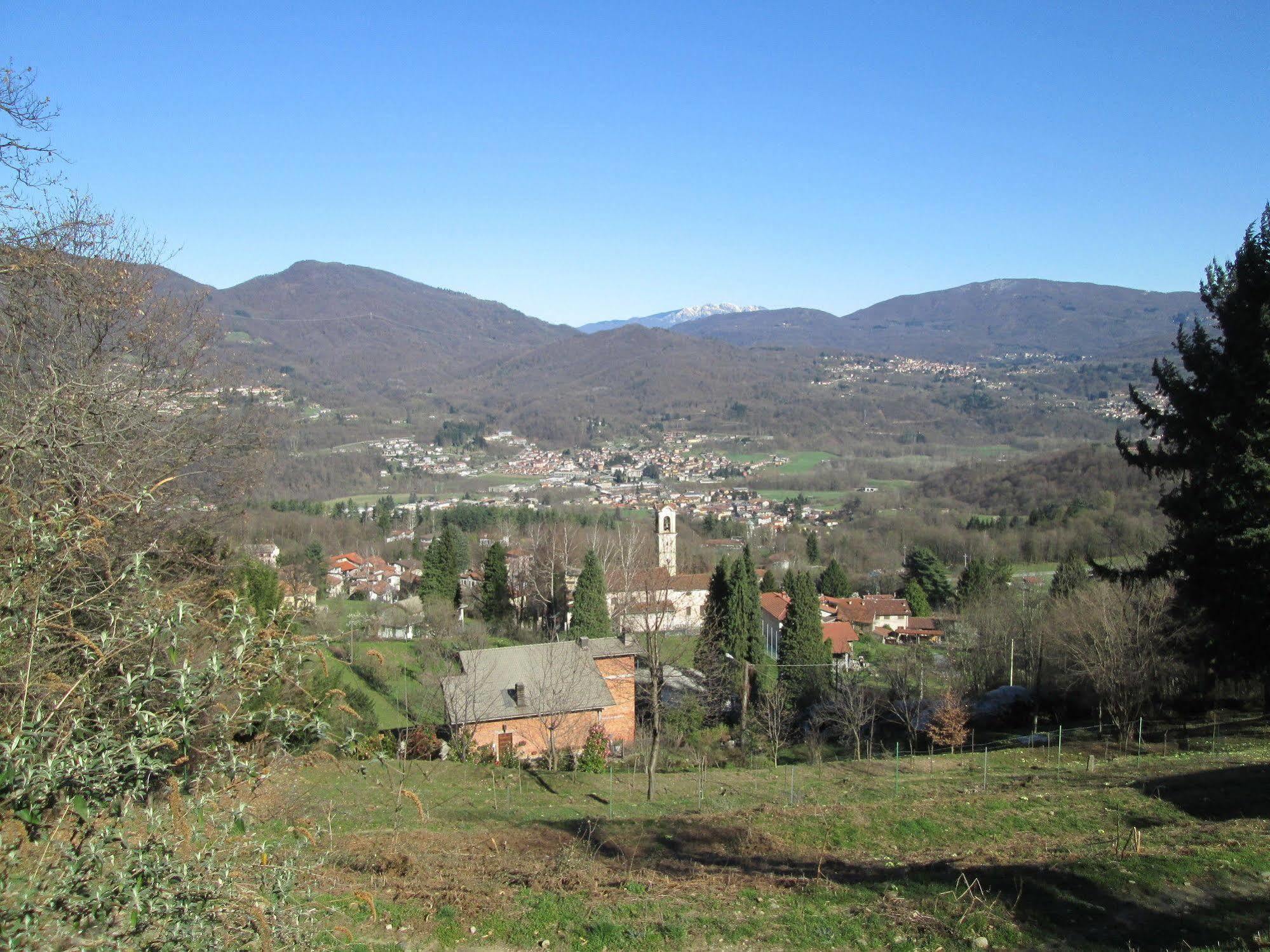 La Casa Del Borgo Acomodação com café da manhã Brissago-Valtravaglia Exterior foto